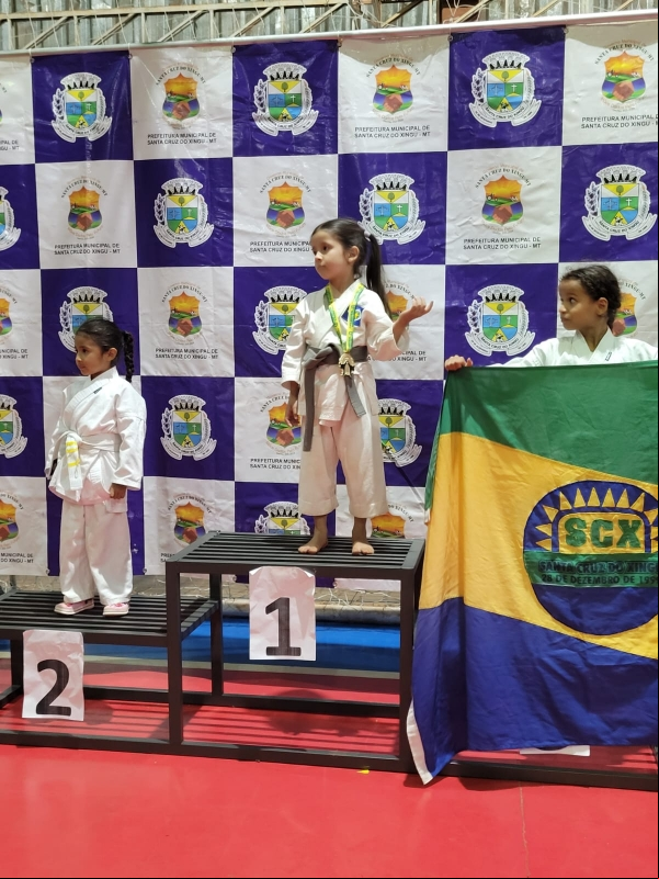 Noticia equipe-de-karate-de-confresa-retorna-medalhista-apos-campeonato-regional-em-santa-cruz-do